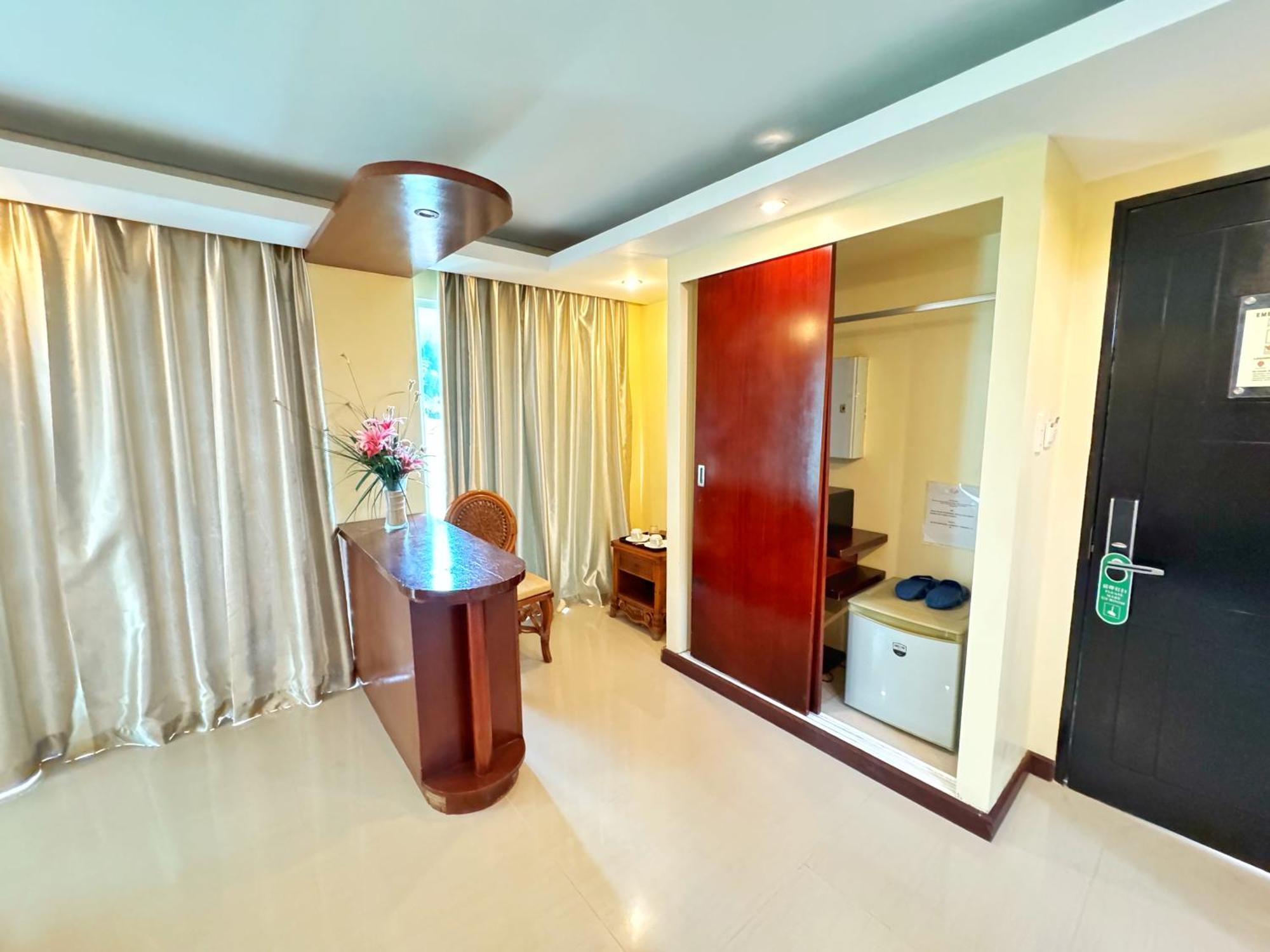 Golden Phoenix Hotel Boracay Manoc-Manoc Exterior foto